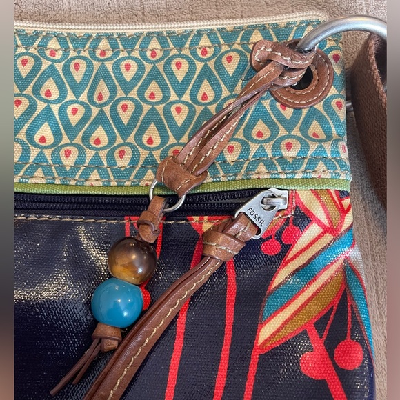 Very good used Fossil Key-per Coated canvas crossbody purse - Picture 3 of 8